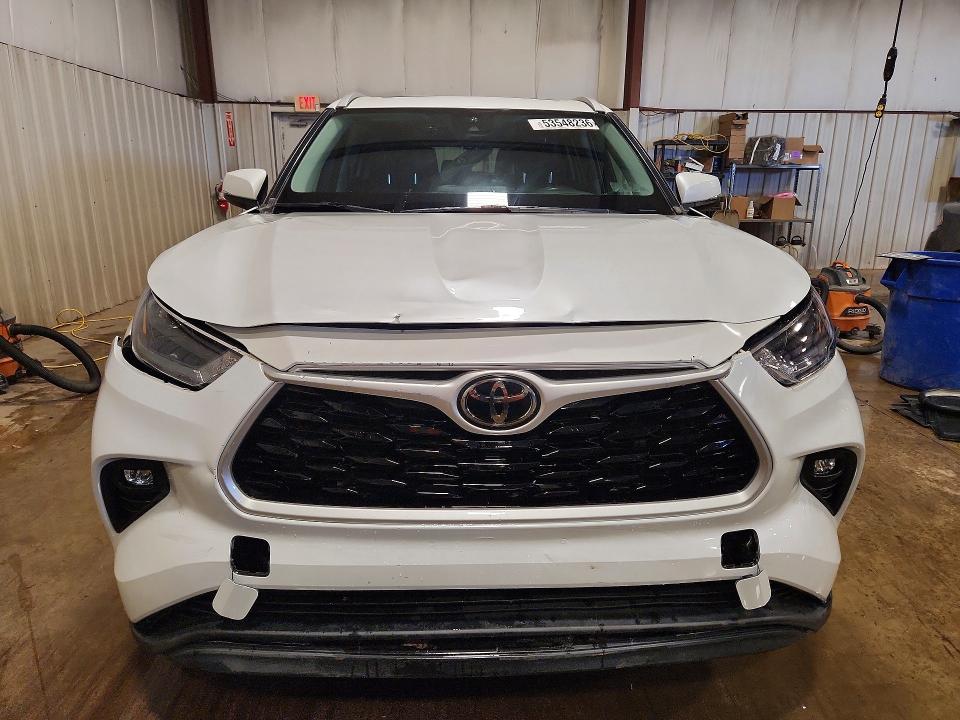 Продажа на аукционе авто 2022 Toyota Highlander, vin: 5TDHZRBH8NS563365, номер лота: 53548236