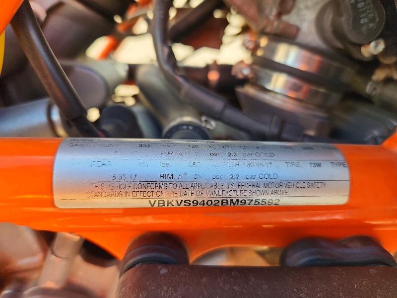 53874706 :رقم المزاد ، VBKVS9402BM975592 vin ، 2011 Ktm 990 مزاد بيع