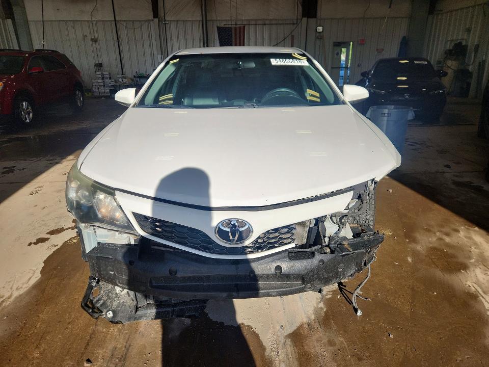 54866816 :رقم المزاد ، 4T1BF1FK4EU821815 vin ، 2014 Toyota Camry مزاد بيع