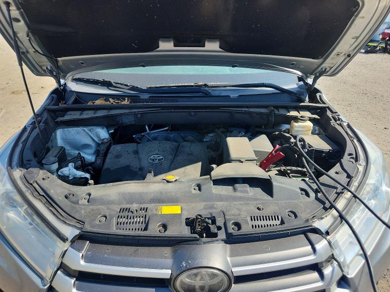 48498776 :رقم المزاد ، 5TDBZRFH3HS406511 vin ، 2017 Toyota Highlander مزاد بيع