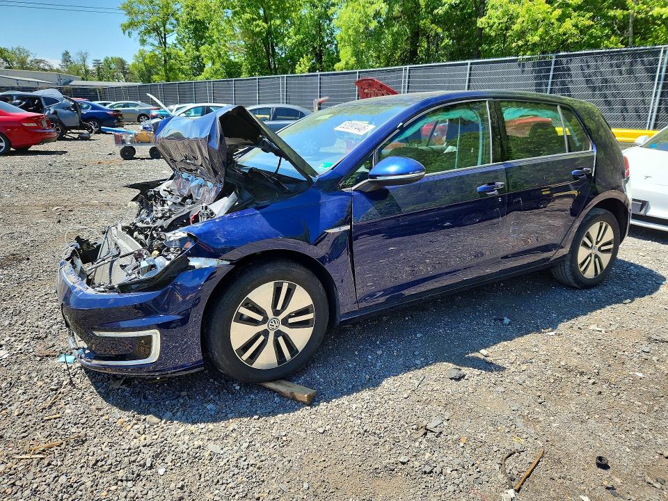 52091446 :رقم المزاد ، WVWKR7AU5HW950873 vin ، 2017 Volkswagen E-golf مزاد بيع