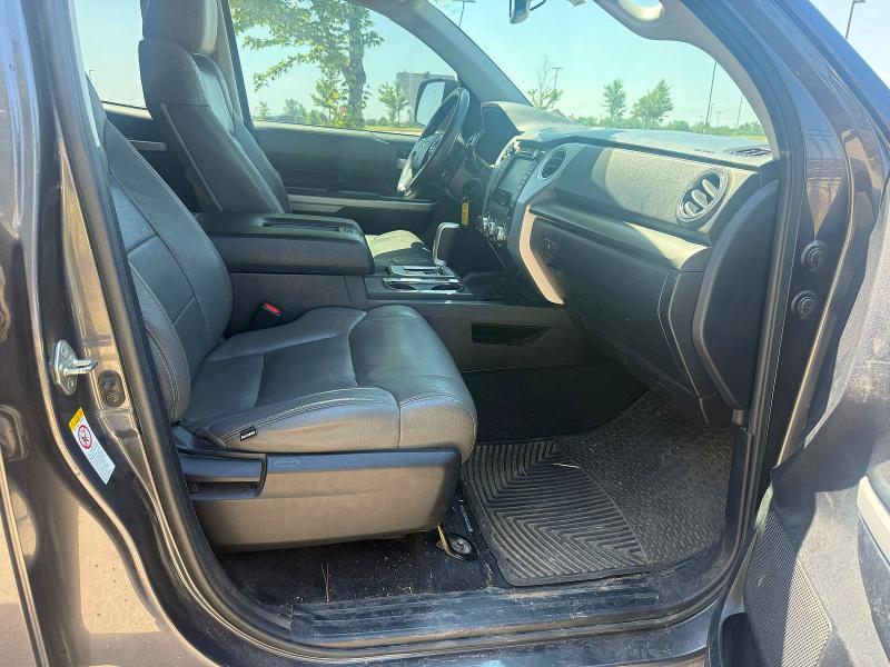 53759106 :رقم المزاد ، 5TFUW5F16KX785101 vin ، 2019 Toyota Tundra مزاد بيع