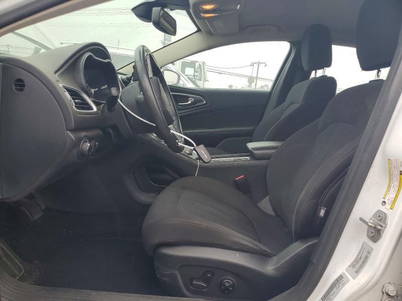 2015 Chrysler 200 მანქანა იყიდება აუქციონზე, vin: 1C3CCCAB6FN614511, აუქციონის ნომერი: 53070316