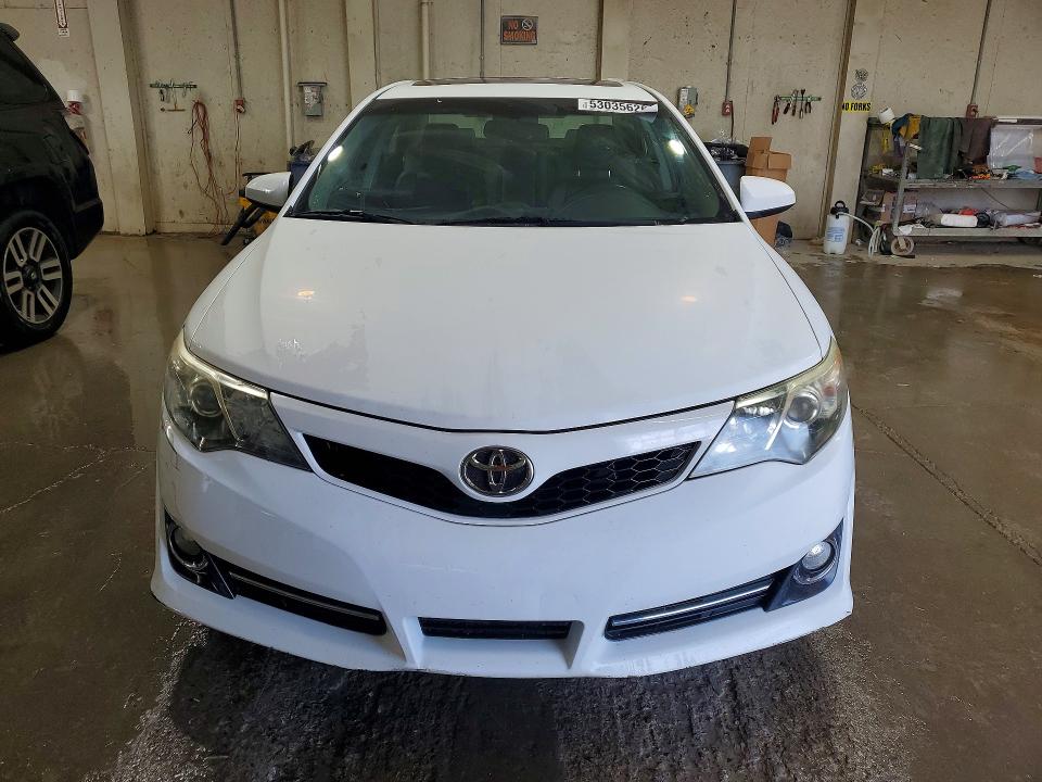 53035626 :رقم المزاد ، 4T1BF1FK4DU714049 vin ، 2013 Toyota Camry مزاد بيع