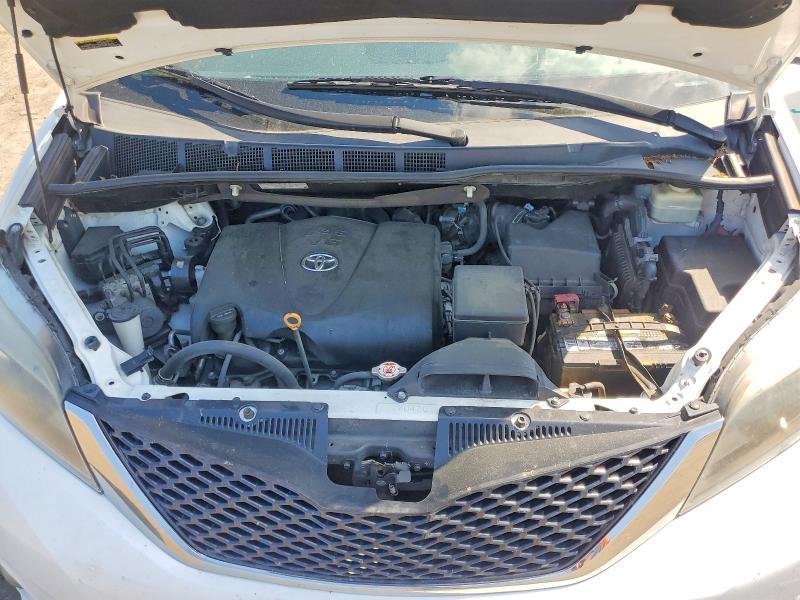 53122086 :رقم المزاد ، 5TDXZ3DC4HS818592 vin ، 2017 Toyota Sienna مزاد بيع