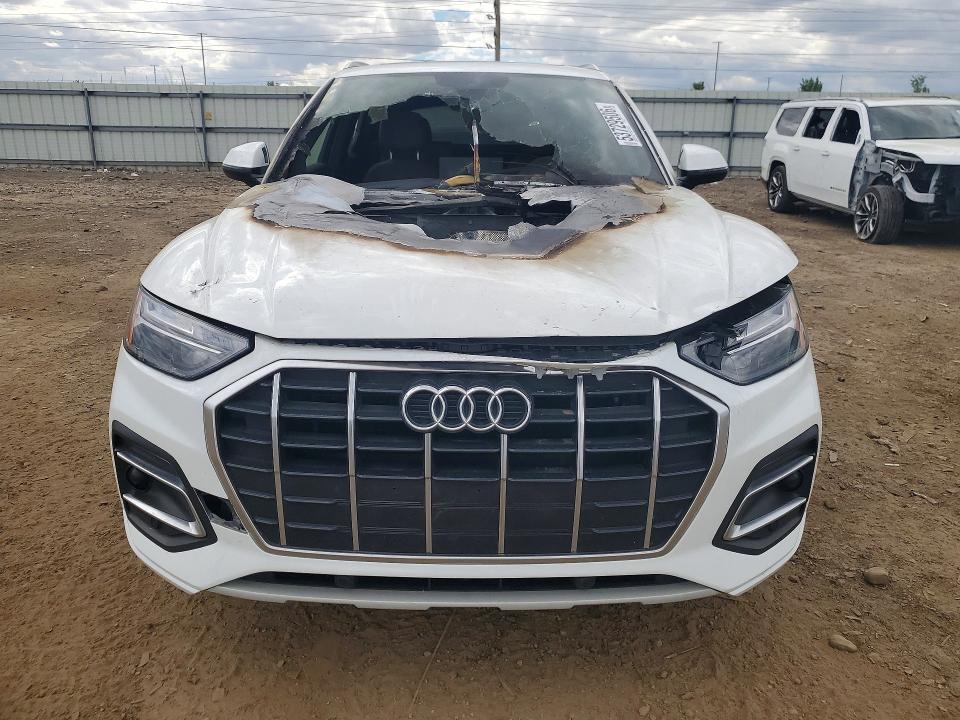 53729506 :رقم المزاد ، WA1AAAFY8M2132755 vin ، 2021 Audi Q5 مزاد بيع