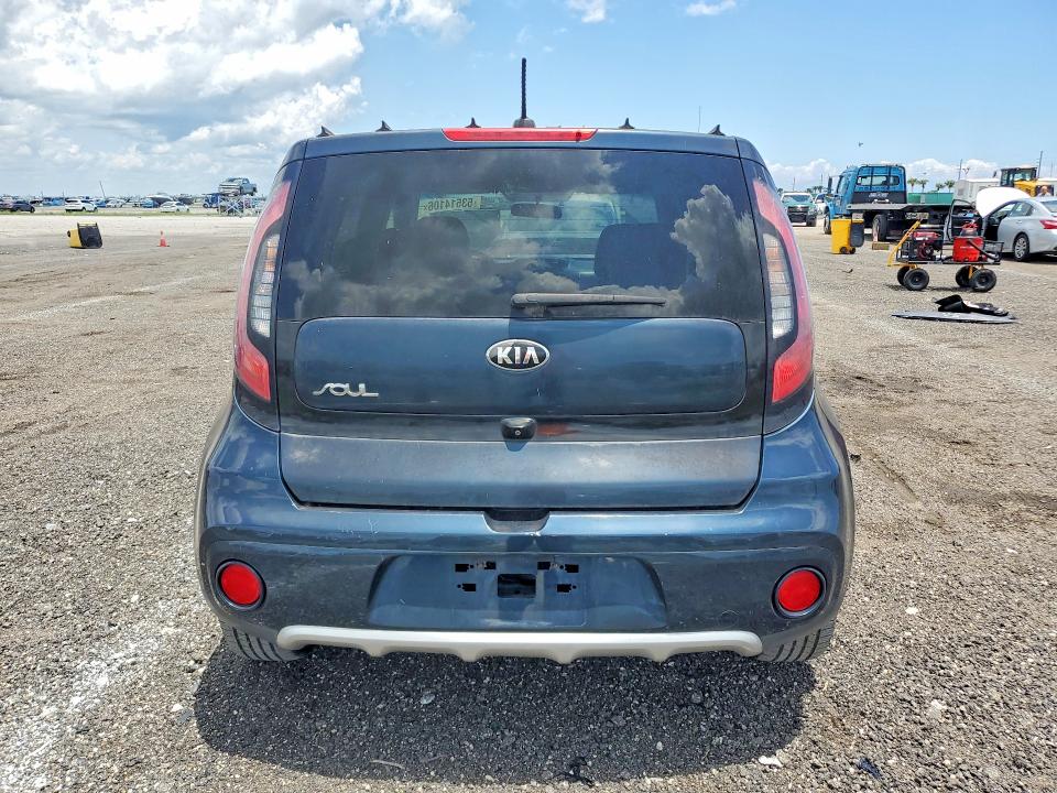 53514106 :رقم المزاد ، KNDJP3A59H7410987 vin ، 2017 Kia Soul مزاد بيع