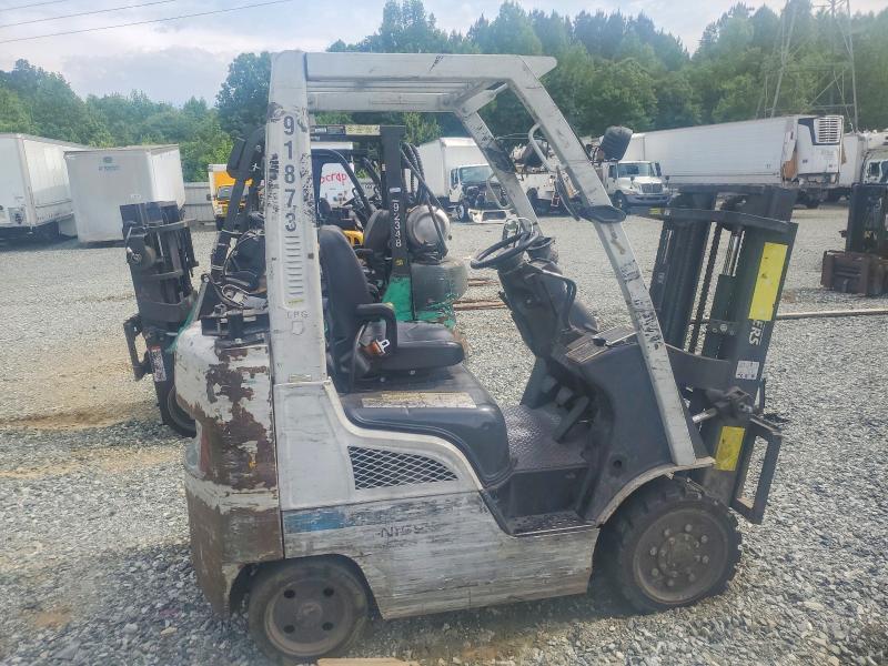 52060746 :رقم المزاد ، CP1F29W7979 vin ، 2015 Nissan Forklift مزاد بيع