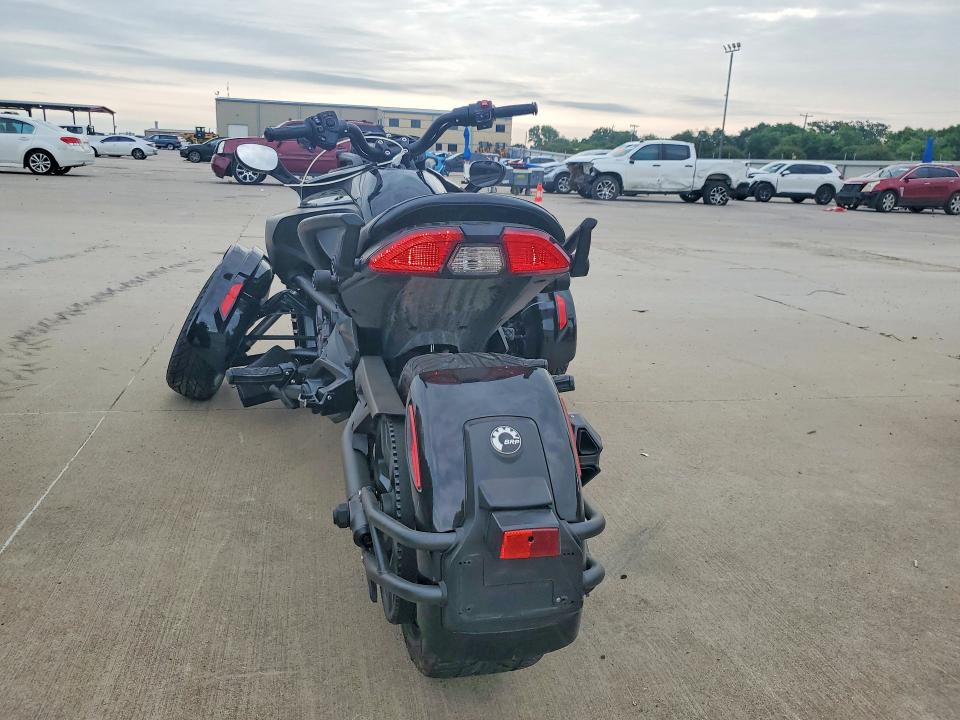 54402936 :رقم المزاد ، 2BXRDDD47MV000015 vin ، 2021 Can-am Spyder Roadster مزاد بيع
