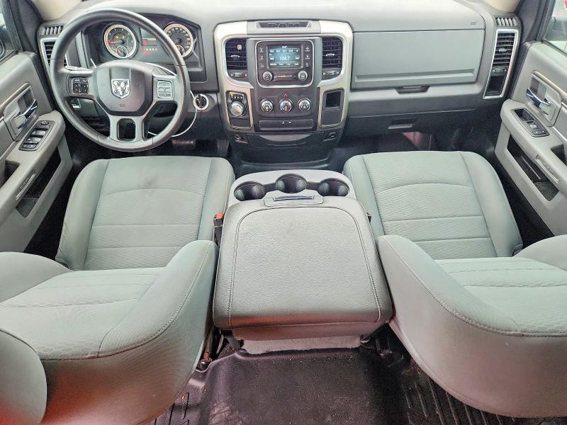 53048106 :رقم المزاد ، 1C6RR6GG3JS317562 vin ، 2018 Ram 1500 مزاد بيع