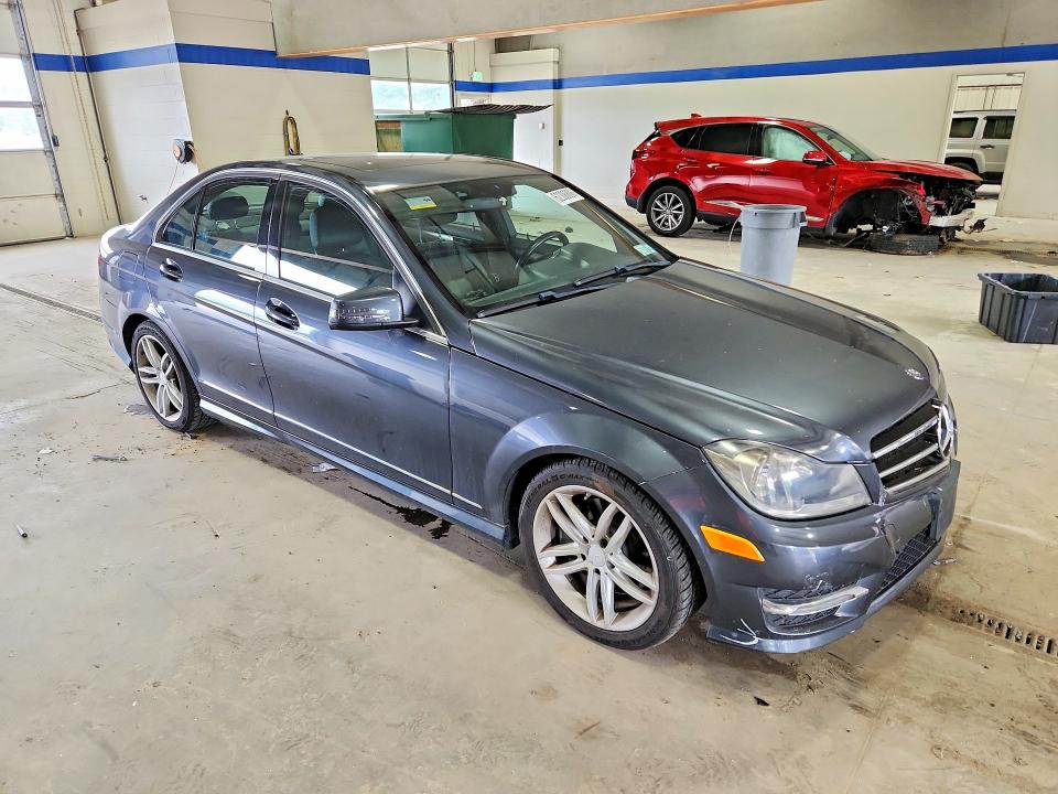 2014 Mercedes-benz C მანქანა იყიდება აუქციონზე, vin: WDDGF8AB2ER315208, აუქციონის ნომერი: 52306806