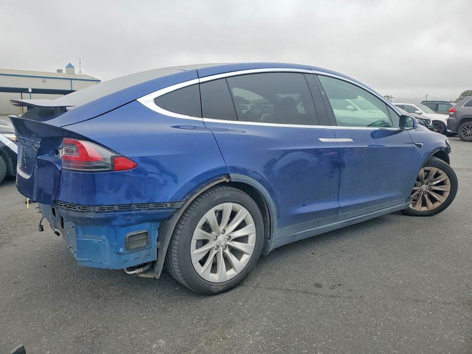 2017 Tesla Model X მანქანა იყიდება აუქციონზე, vin: 5YJXCBE21HF079588, აუქციონის ნომერი: 52866516