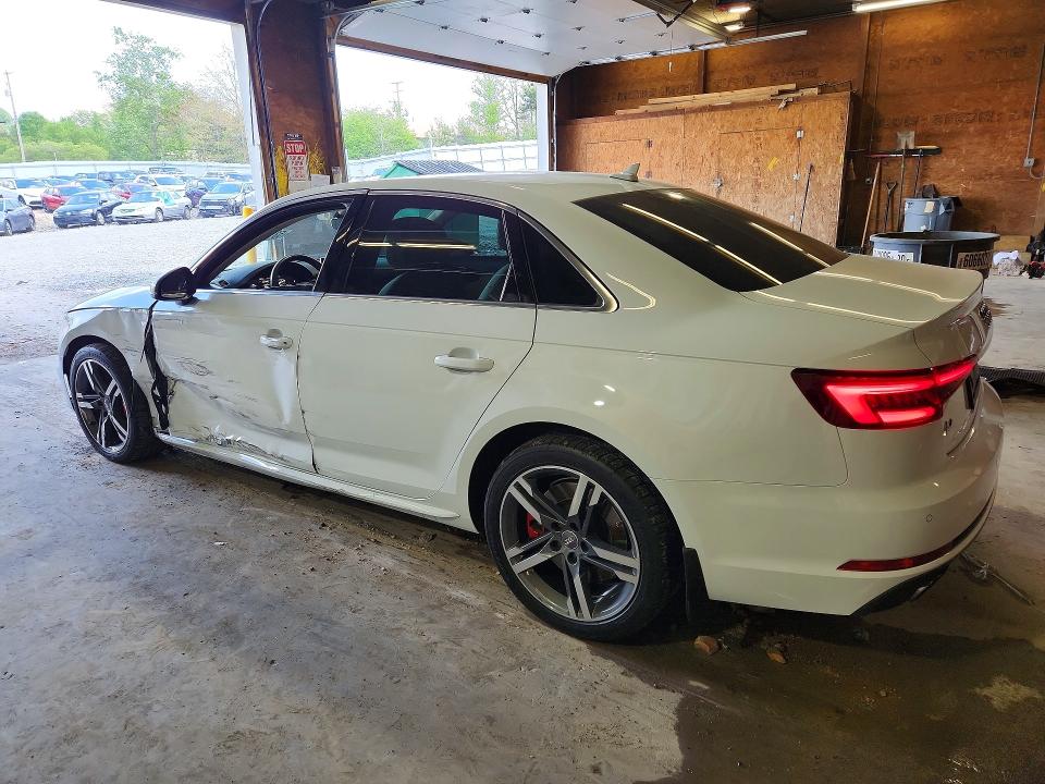 Продаж на аукціоні авто 2018 Audi A4, vin: WAUENAF47JA208022, номер лоту: 53103316