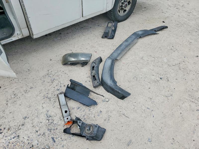 52548836 :رقم المزاد ، 1GD072CA8B1137546 vin ، 2011 Gmc Savana مزاد بيع
