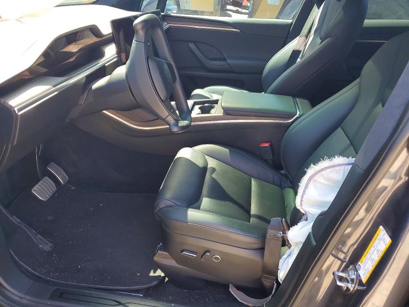 55222096 :رقم المزاد ، 7SAXCBE56PF374617 vin ، 2023 Tesla Model X مزاد بيع