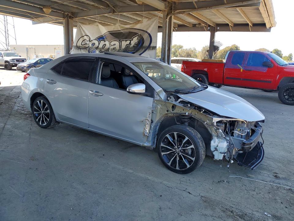 52416156 :رقم المزاد ، 2T1BURHE6JC019998 vin ، 2018 Toyota Corolla مزاد بيع