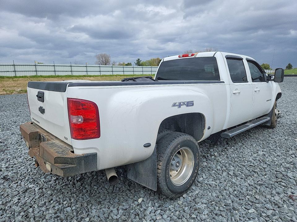 51960056 :رقم المزاد ، 1GC4K1C81EF137147 vin ، 2014 Chevrolet Silverado مزاد بيع