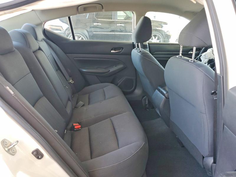 53206816 :رقم المزاد ، 1N4BL4BV4MN417037 vin ، 2021 Nissan Altima مزاد بيع