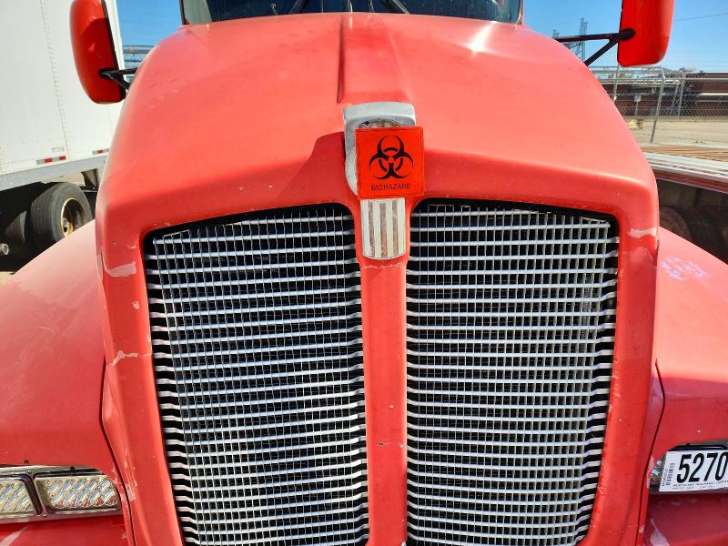 52701756 :رقم المزاد ، 1XKADU9X8YR841639 vin ، 2000 Kenworth Construction مزاد بيع
