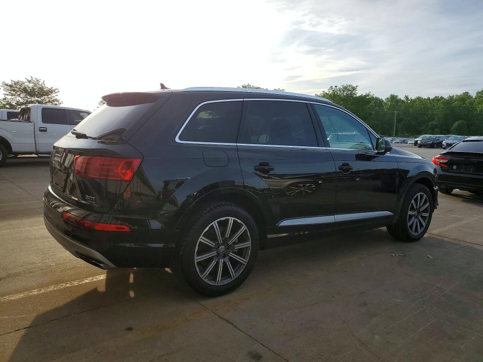 Продажа на аукционе авто 2017 Audi Q7, vin: WA1VAAF7XHD030375, номер лота: 55084186