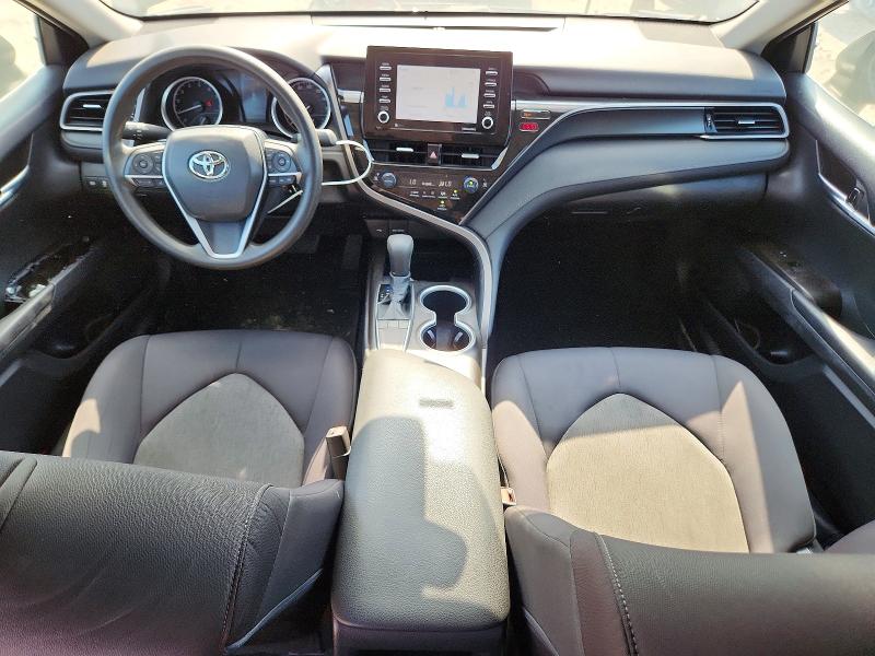 53576736 :رقم المزاد ، 4T1C11AK5NU010440 vin ، 2022 Toyota Camry مزاد بيع