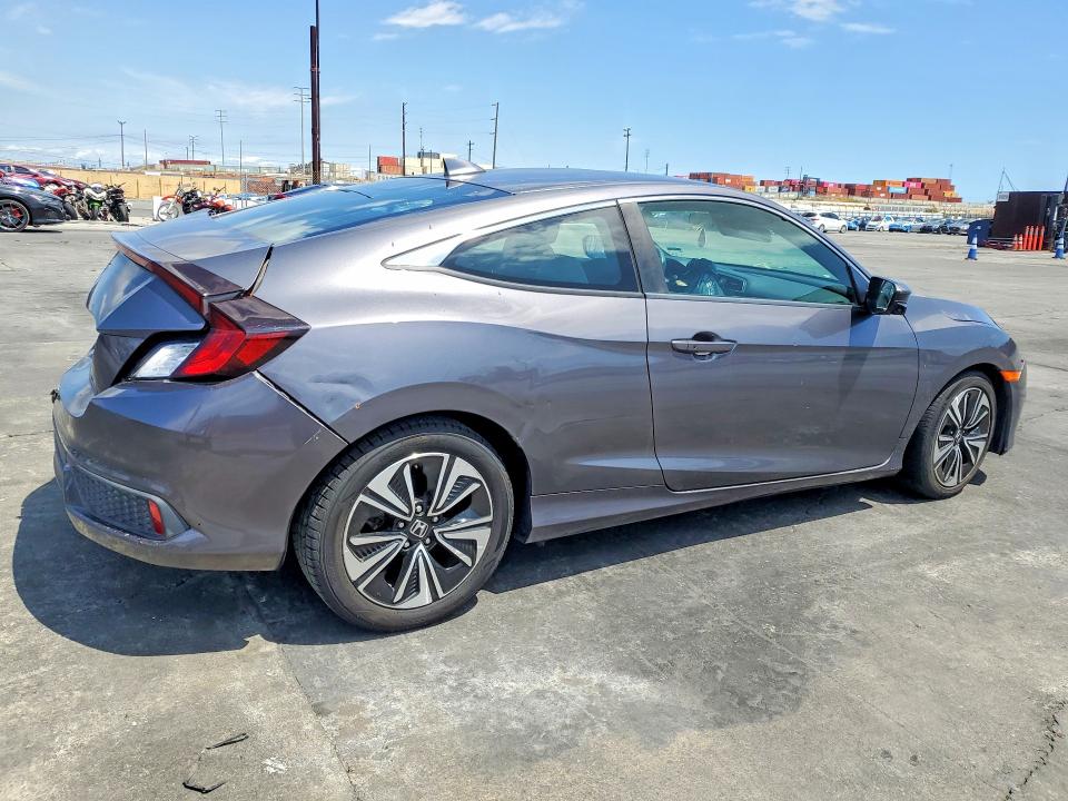 52585456 :رقم المزاد ، 2HGFC3B38HH358384 vin ، 2017 Honda Civic مزاد بيع
