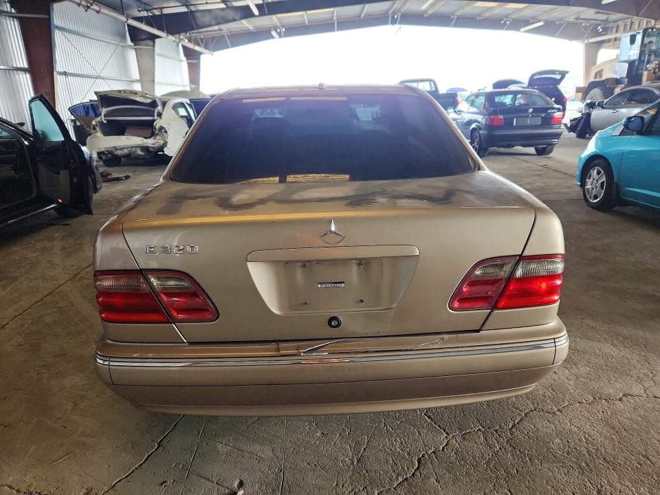 Продажа на аукционе авто 2001 Mercedes-benz E, vin: WDBJF65J01B183072, номер лота: 52258416