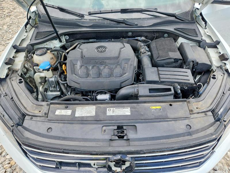 52033376 :رقم المزاد ، 1VWBA7A39JC000518 vin ، 2018 Volkswagen Passat مزاد بيع