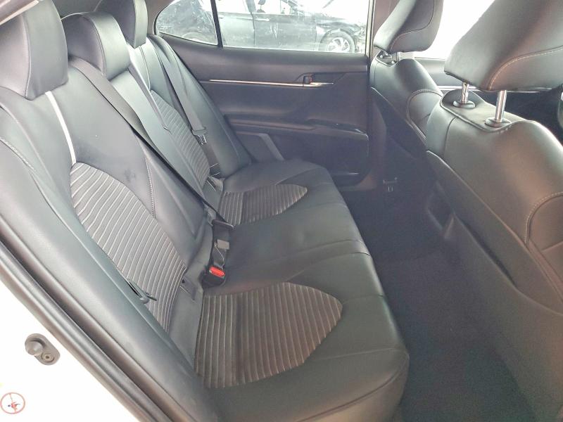 51474256 :رقم المزاد ، 4T1B11HK0KU163921 vin ، 2019 Toyota Camry مزاد بيع