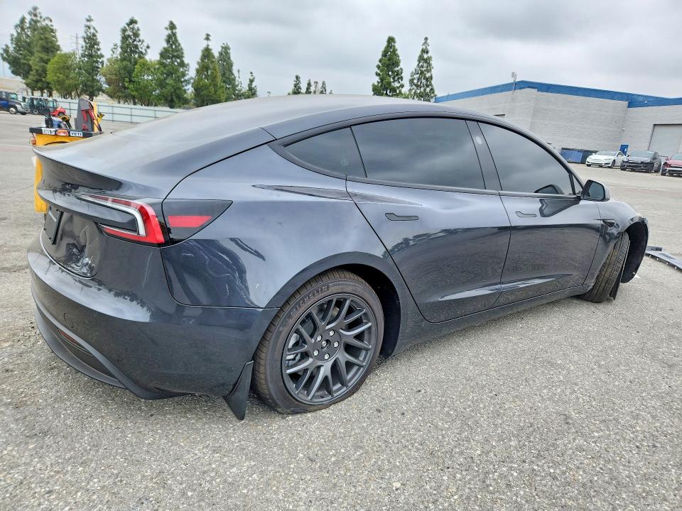 2026 Tesla Model 3 მანქანა იყიდება აუქციონზე, vin: 5YJ3E1EA3TF165133, აუქციონის ნომერი: 54004586
