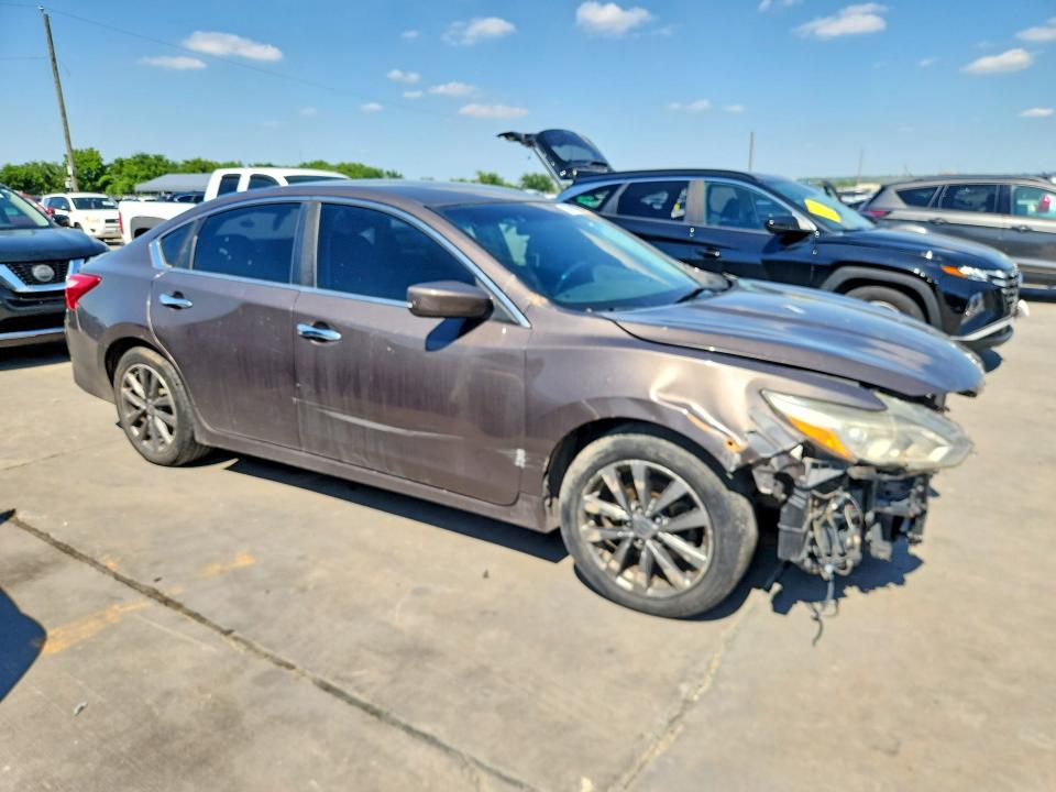 2017 Nissan Altima მანქანა იყიდება აუქციონზე, vin: 1N4AL3AP5HC188359, აუქციონის ნომერი: 53291706