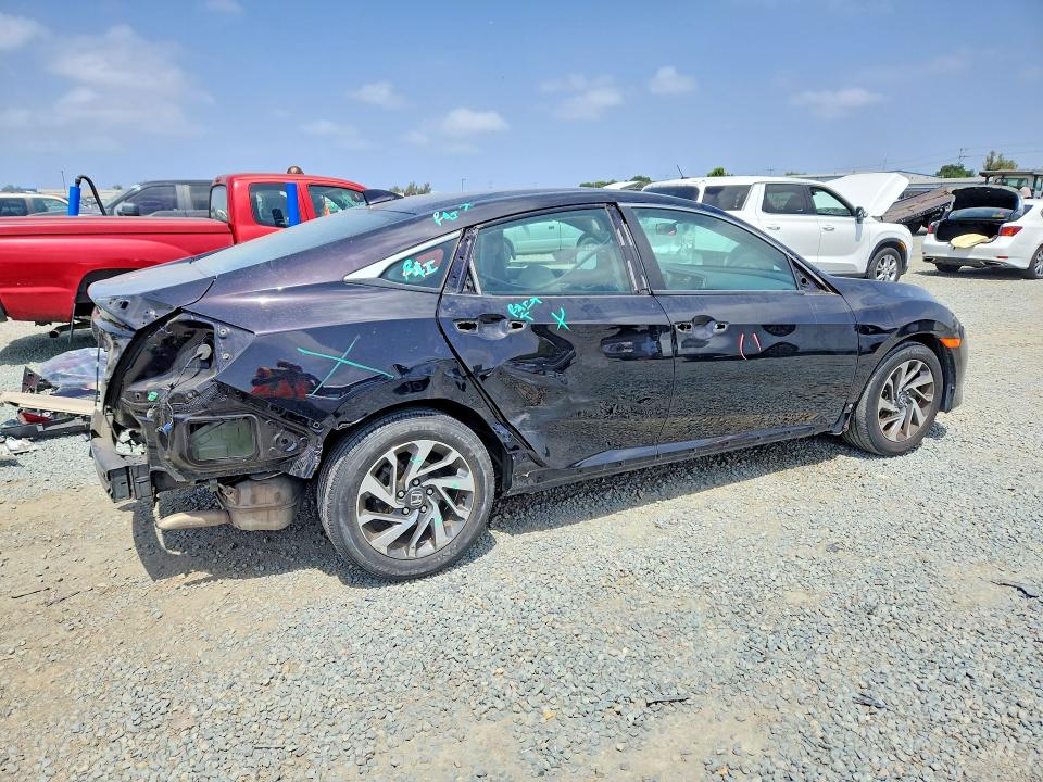 Продажа на аукционе авто 2018 Honda Civic, vin: 19XFC2F7XJE001179, номер лота: 53779506