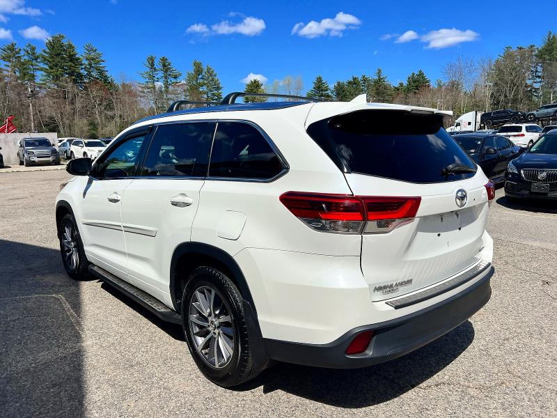 Продажа на аукционе авто 2017 Toyota Highlander, vin: 5TDJZRFH8HS357253, номер лота: 52450016