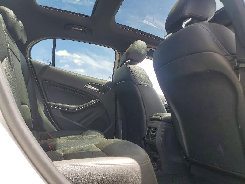53097446 :رقم المزاد ، WDCTG4EB5JJ421275 vin ، 2018 Mercedes-benz Gla مزاد بيع