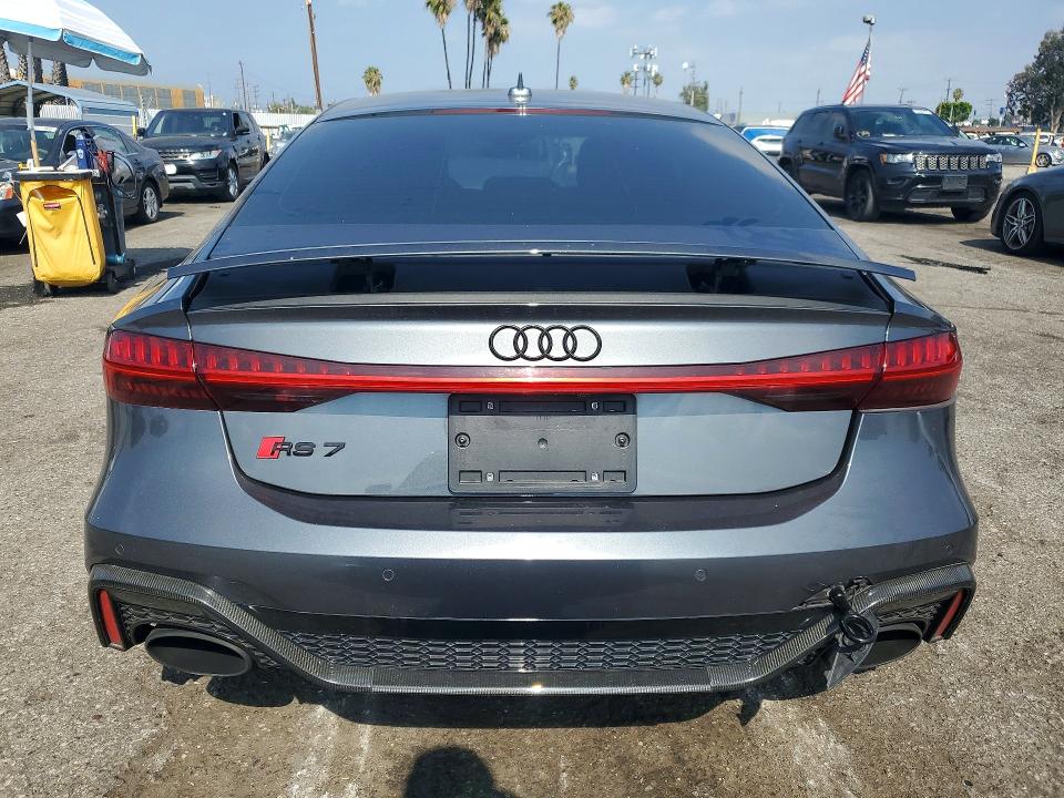 53319166 :رقم المزاد ، WUAPCBF27MN906541 vin ، 2021 Audi Rs7 مزاد بيع