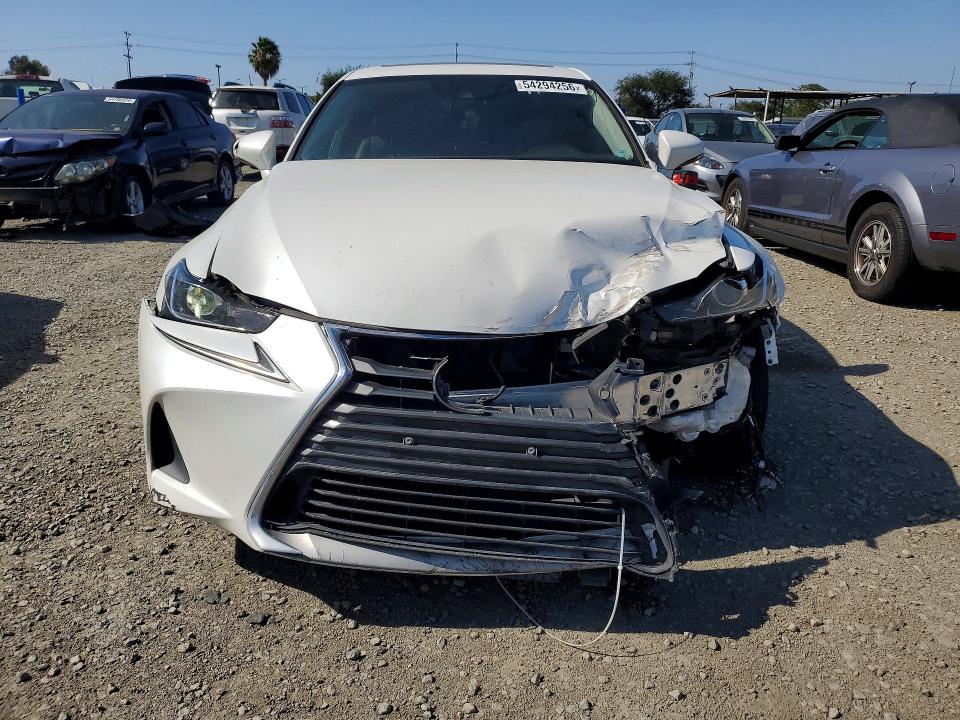 54294256 :رقم المزاد ، JTHBA1D2XJ5062824 vin ، 2018 Lexus Is مزاد بيع