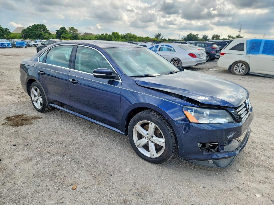53270846 :رقم المزاد ، 1VWBP7A38DC072071 vin ، 2013 Volkswagen Passat مزاد بيع