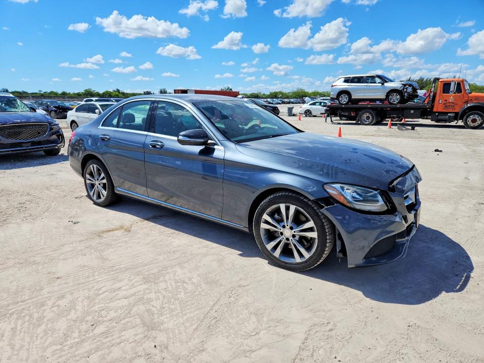 53887646 :رقم المزاد ، 55SWF4JB2FU044736 vin ، 2015 Mercedes-benz C مزاد بيع