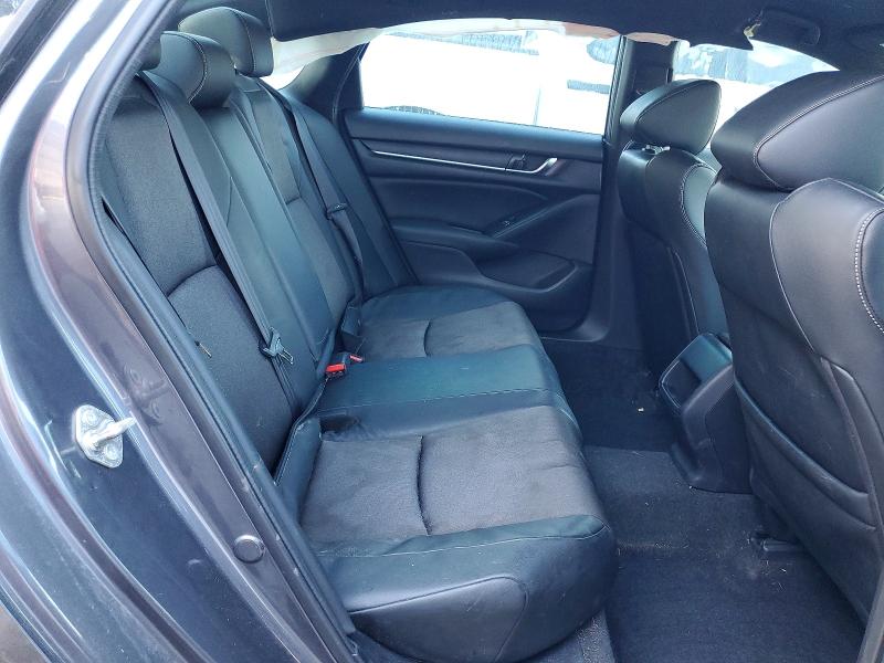Продажа на аукционе авто 2018 Honda Accord, vin: 1HGCV1F37JA155700, номер лота: 53764496