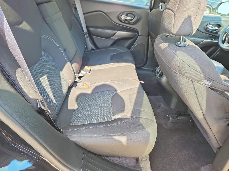 54443346 :رقم المزاد ، 1C4PJLCB9KD109949 vin ، 2019 Jeep Cherokee مزاد بيع