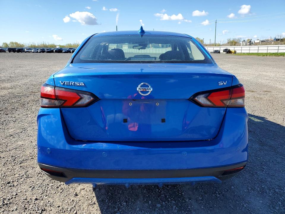 53077446 :رقم المزاد ، 3N1CN8EV4ML828226 vin ، 2021 Nissan Versa مزاد بيع
