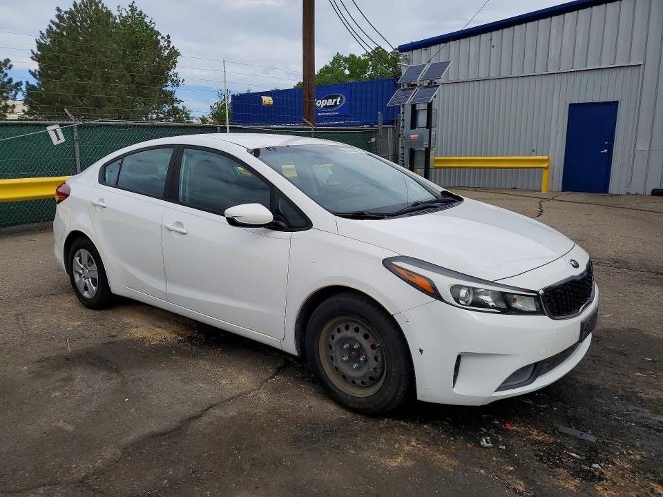 53822426 :رقم المزاد ، 3KPFK4A7XHE144178 vin ، 2017 Kia Forte مزاد بيع