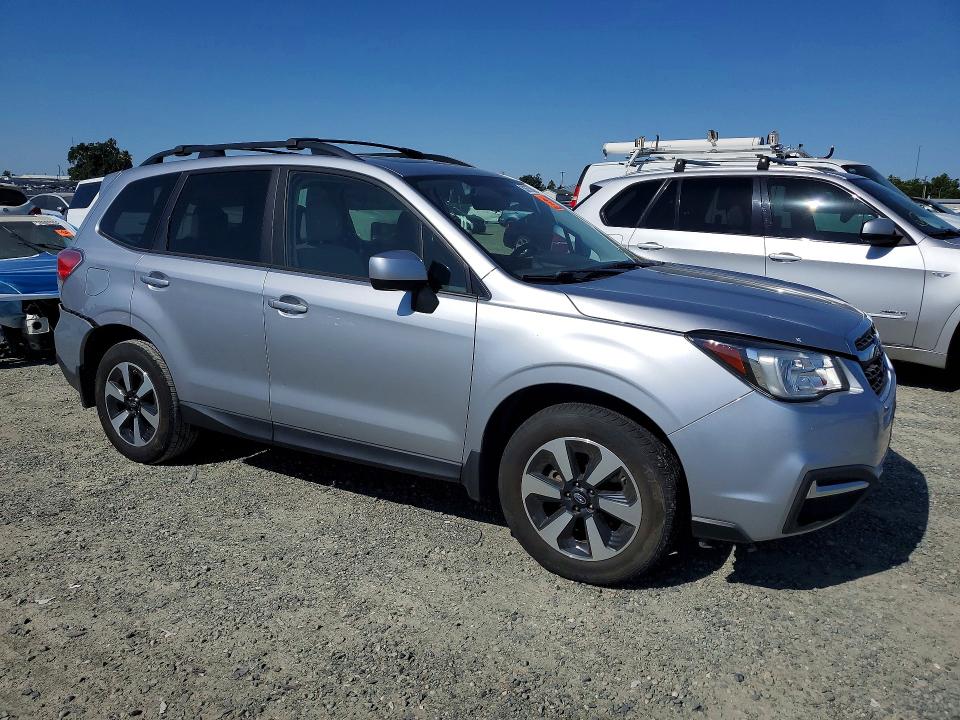 Продажа на аукционе авто 2018 Subaru Forester, vin: JF2SJAGC0JH592743, номер лота: 53670086