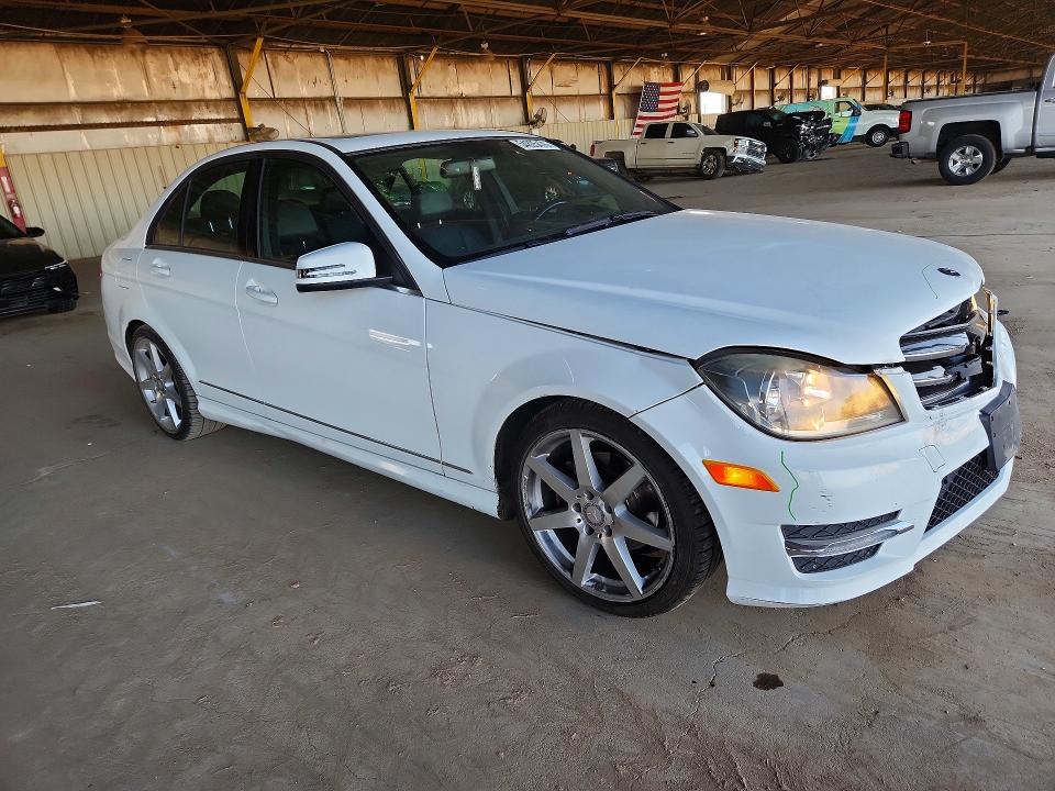 Продаж на аукціоні авто 2014 Mercedes-benz C, vin: WDDGF4HBXEA953526, номер лоту: 54805476