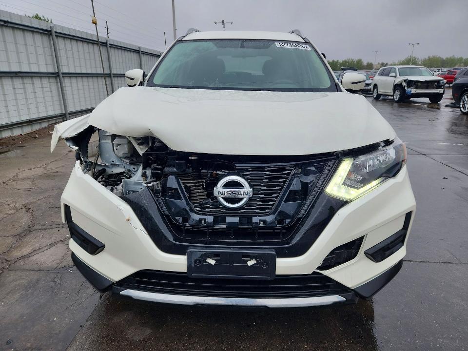 2017 Nissan Rogue მანქანა იყიდება აუქციონზე, vin: JN8AT2MV8HW261130, აუქციონის ნომერი: 52236826