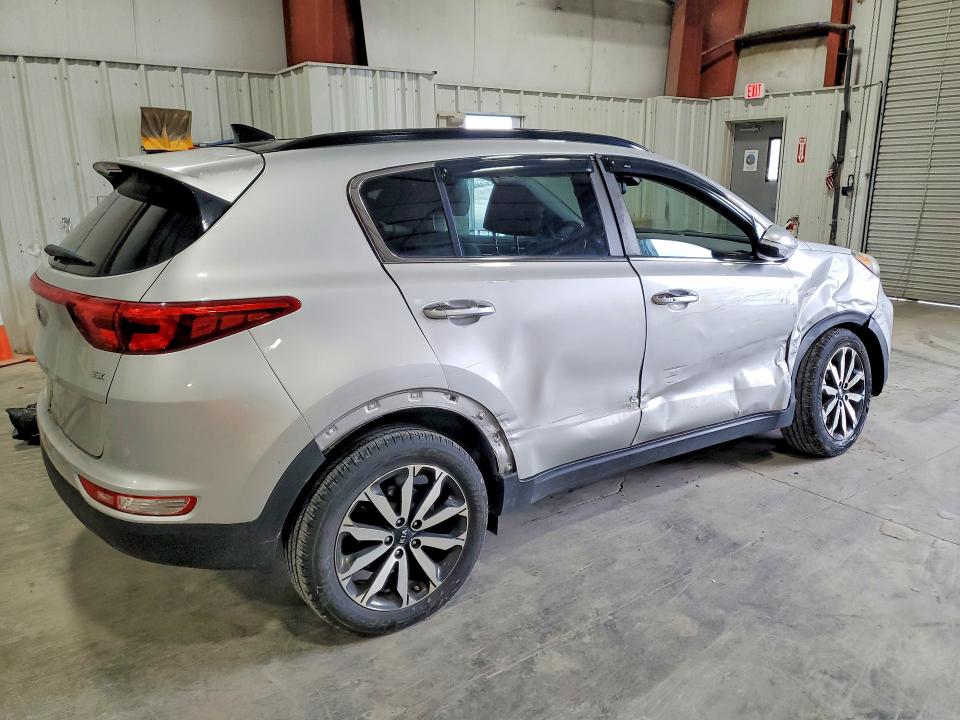 Продаж на аукціоні авто 2018 Kia Sportage, vin: KNDPNCAC6J7422535, номер лоту: 52221896