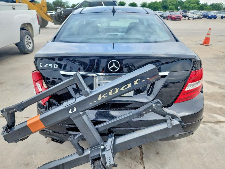 Продаж на аукціоні авто 2012 Mercedes-benz C, vin: WDDGJ4HBXCF875957, номер лоту: 52175616