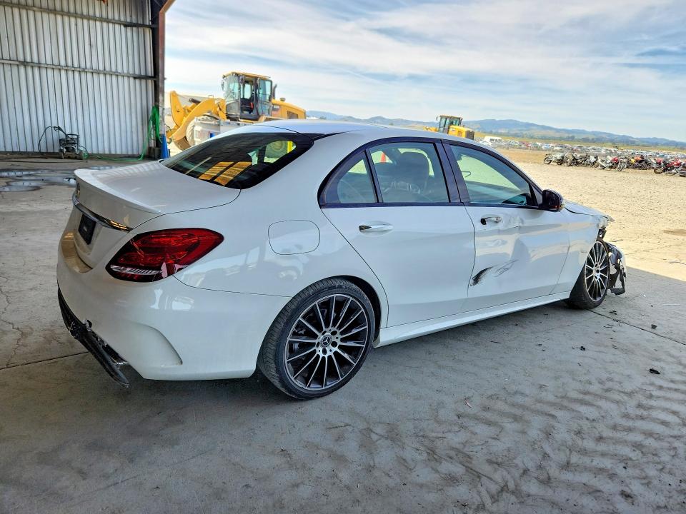 53305926 :رقم المزاد ، WDDWF4JB2JR414836 vin ، 2018 Mercedes-benz C مزاد بيع