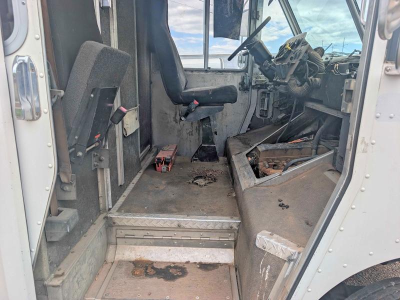 Продажа на аукционе авто 2002 Freightliner Chassis, vin: 4UZAANBW72CJ99786, номер лота: 52938636