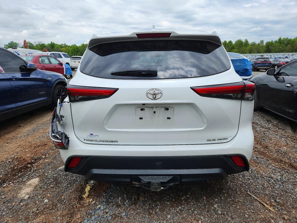 53215246 :رقم المزاد ، 5TDGZRBH3NS568405 vin ، 2022 Toyota Highlander مزاد بيع